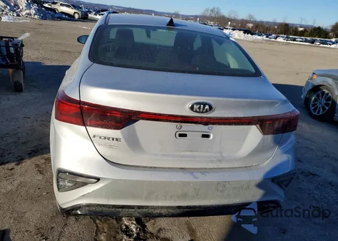 2021 Kia Forte Fe из США, поврежденный, VIN 3KPF24AD5ME301423